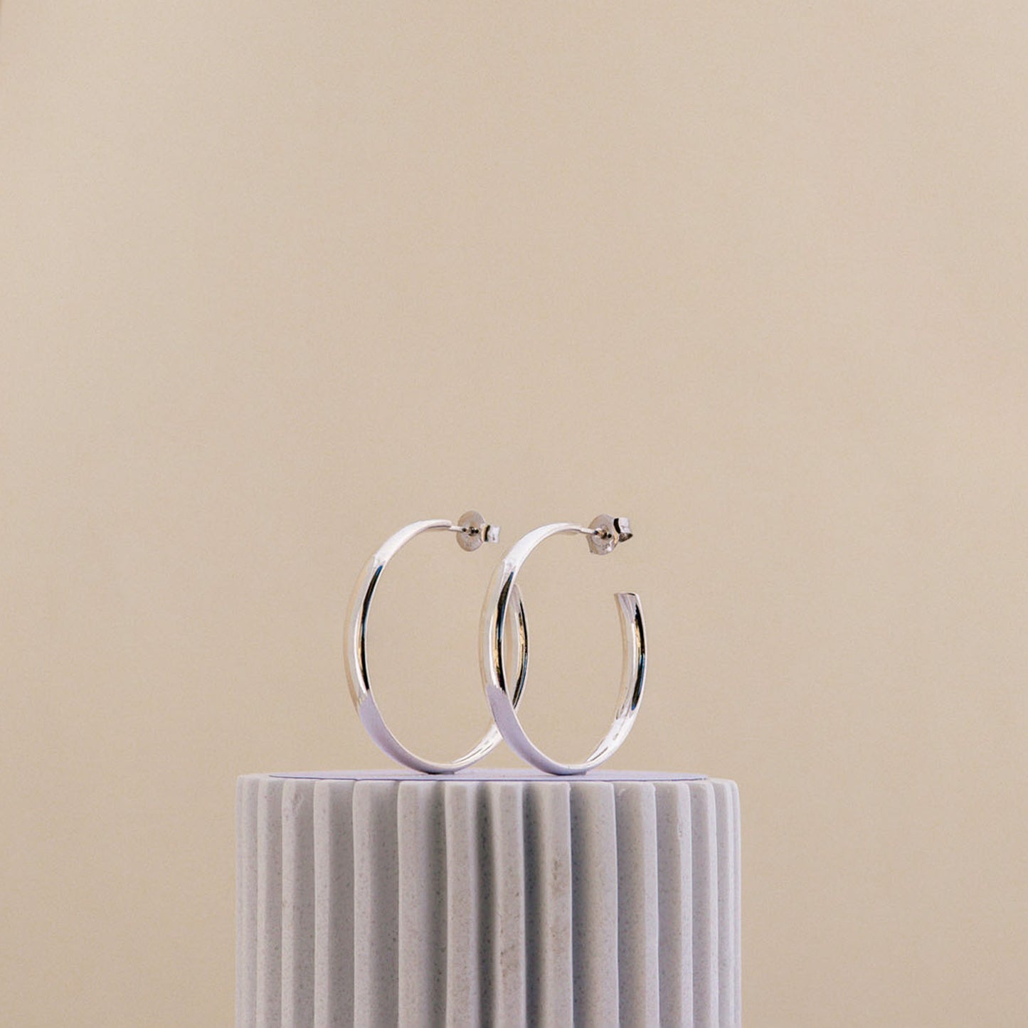 Pythia Hoops Large